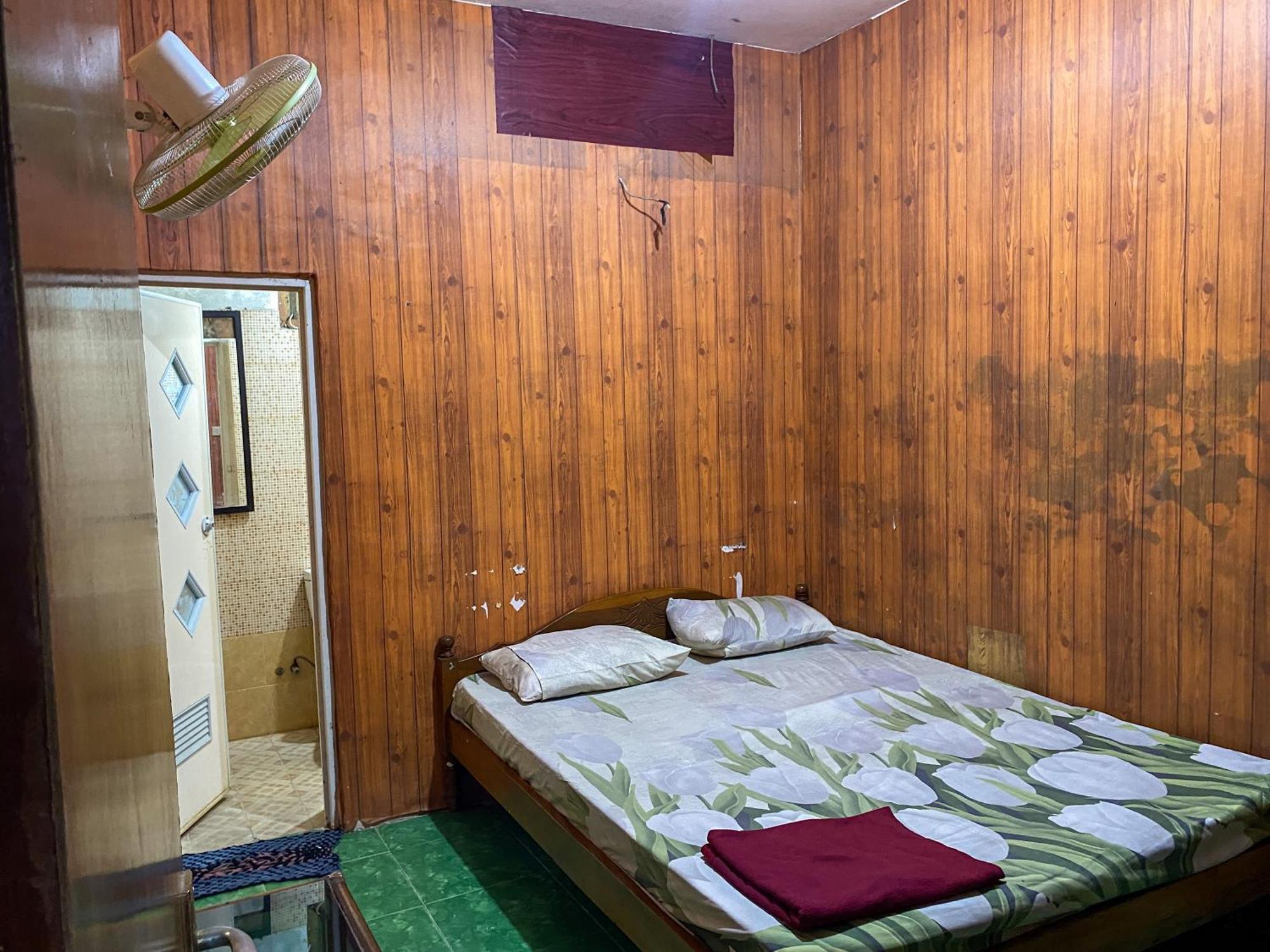 Parikesit Guest House Yogyakarta Exterior photo